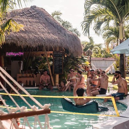 Clandestino Hostel Canggu Exterior photo